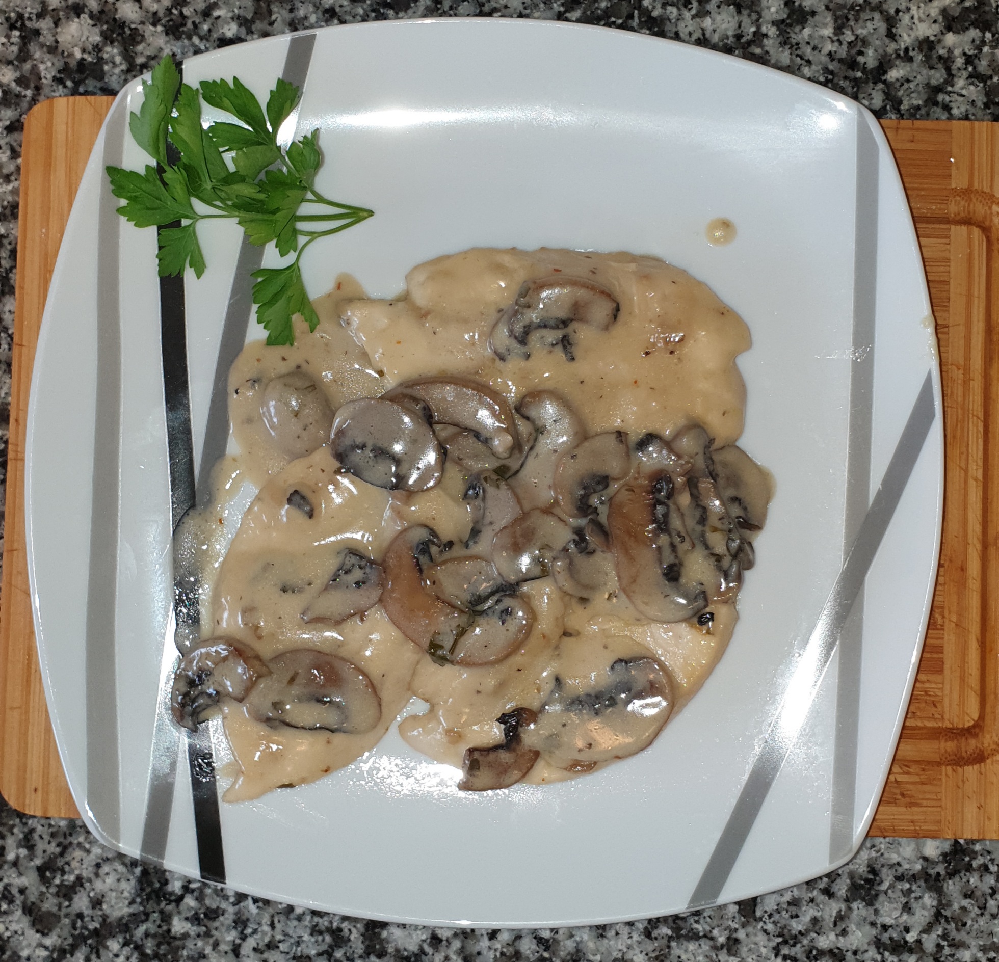 Escalope de pollo con setas portobello