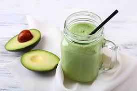 Batido de apio y aguacate